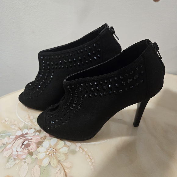 Caparros Women's Black Embellished Peep  Toe Heels Shoes Size 8.5 Black Suede - Picture 5 of 13